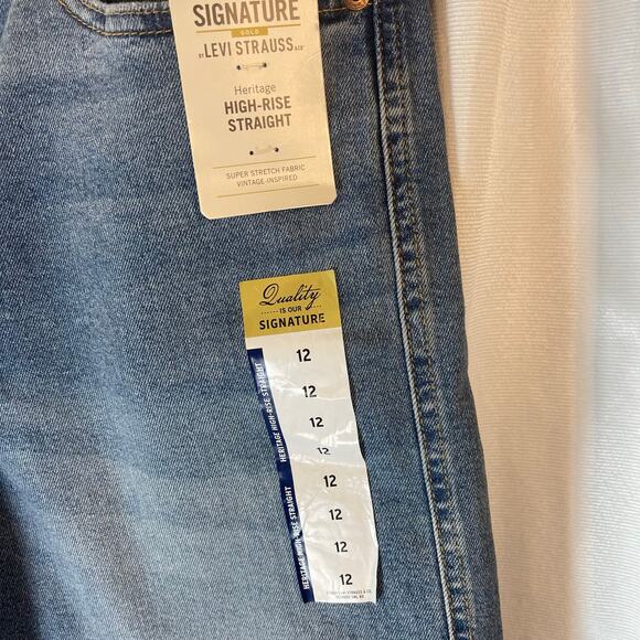 Signature Gold Levi Strauss & Co denim Jeans Size 12 womans jeans - Picture 4 of 5